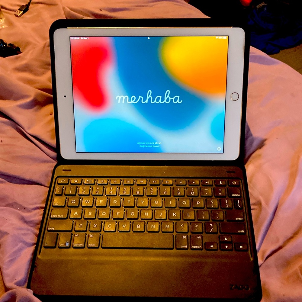 iPad Air 2 practically brand new